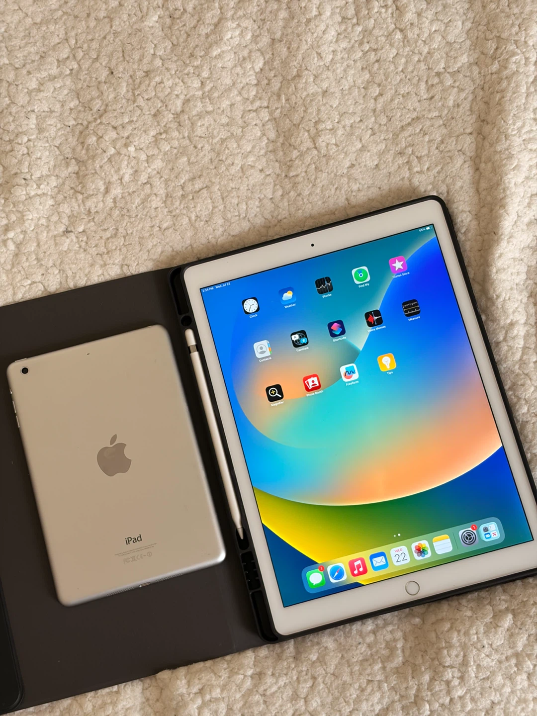 Apple iPad Pro 1st Gen (12.9-inch) with Keyboard Case - photo 3