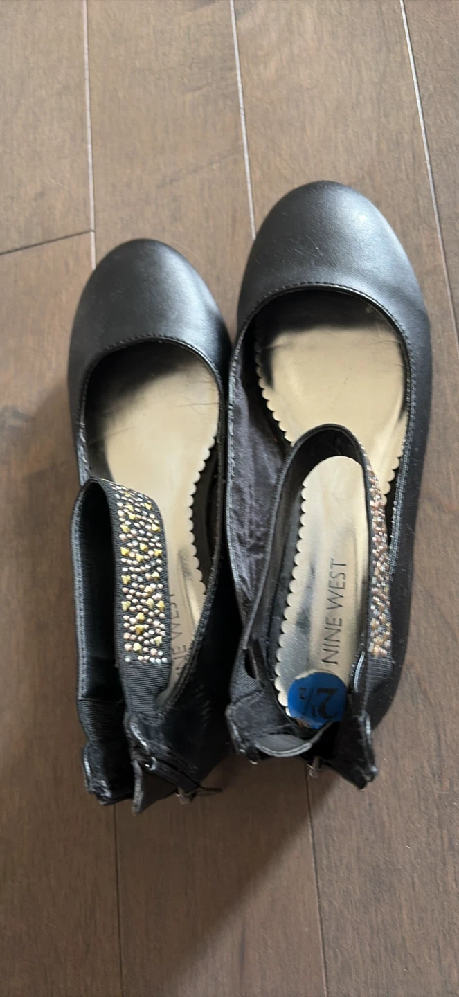 Nine West Black Studded Ballet Flats 2.5