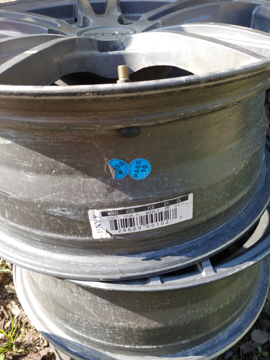 Set of 4 aftermarket rims - photo 2