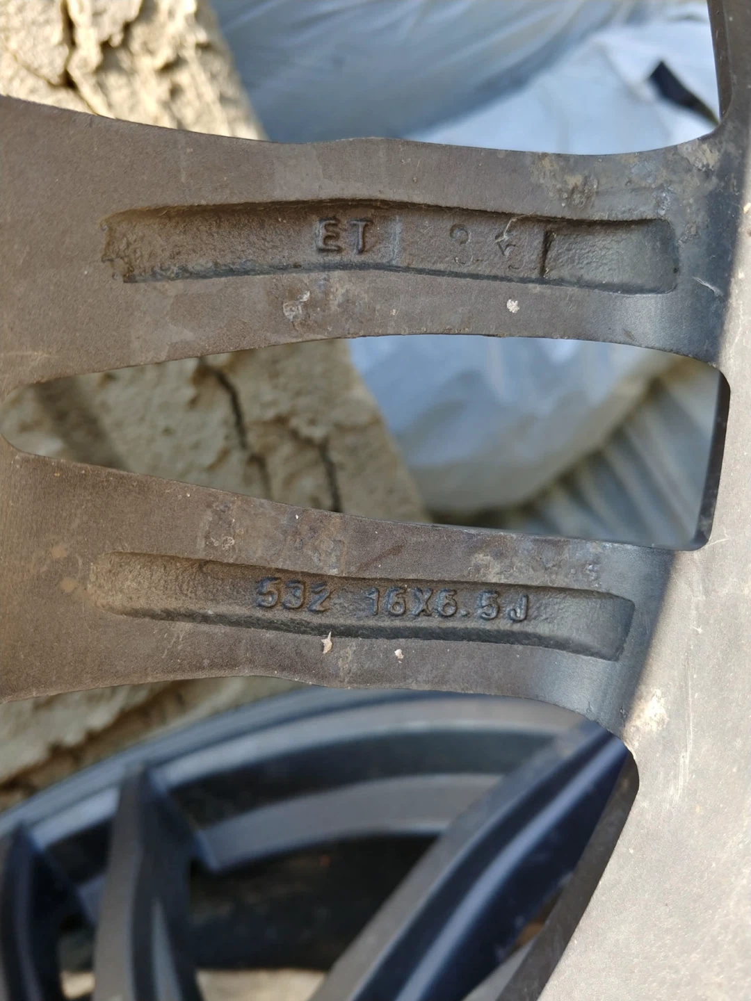 Set of 4 aftermarket rims - photo 3