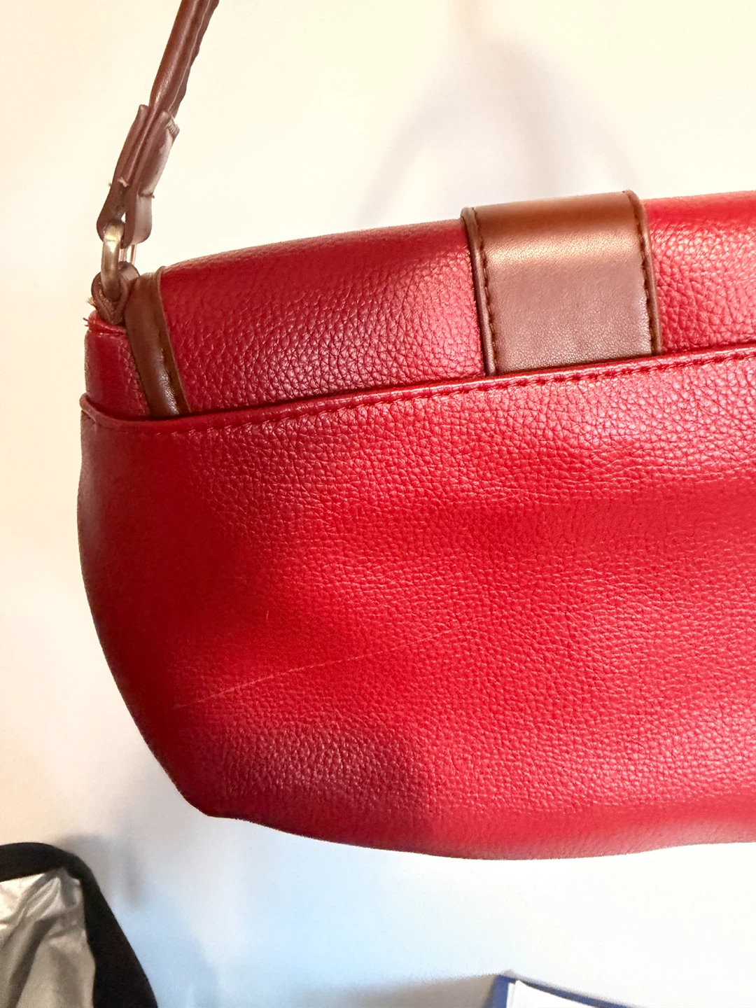 Red hand  bag with brown accents - photo 3