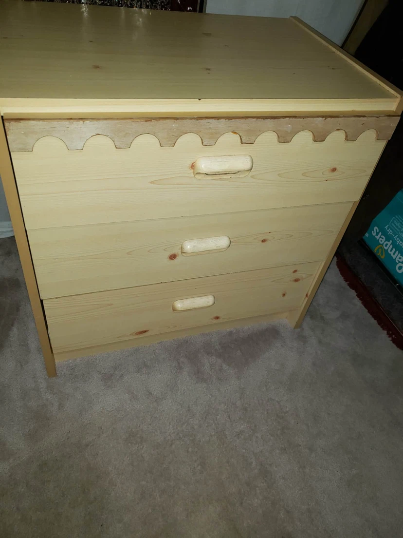 Pine dresser with 3 drawers