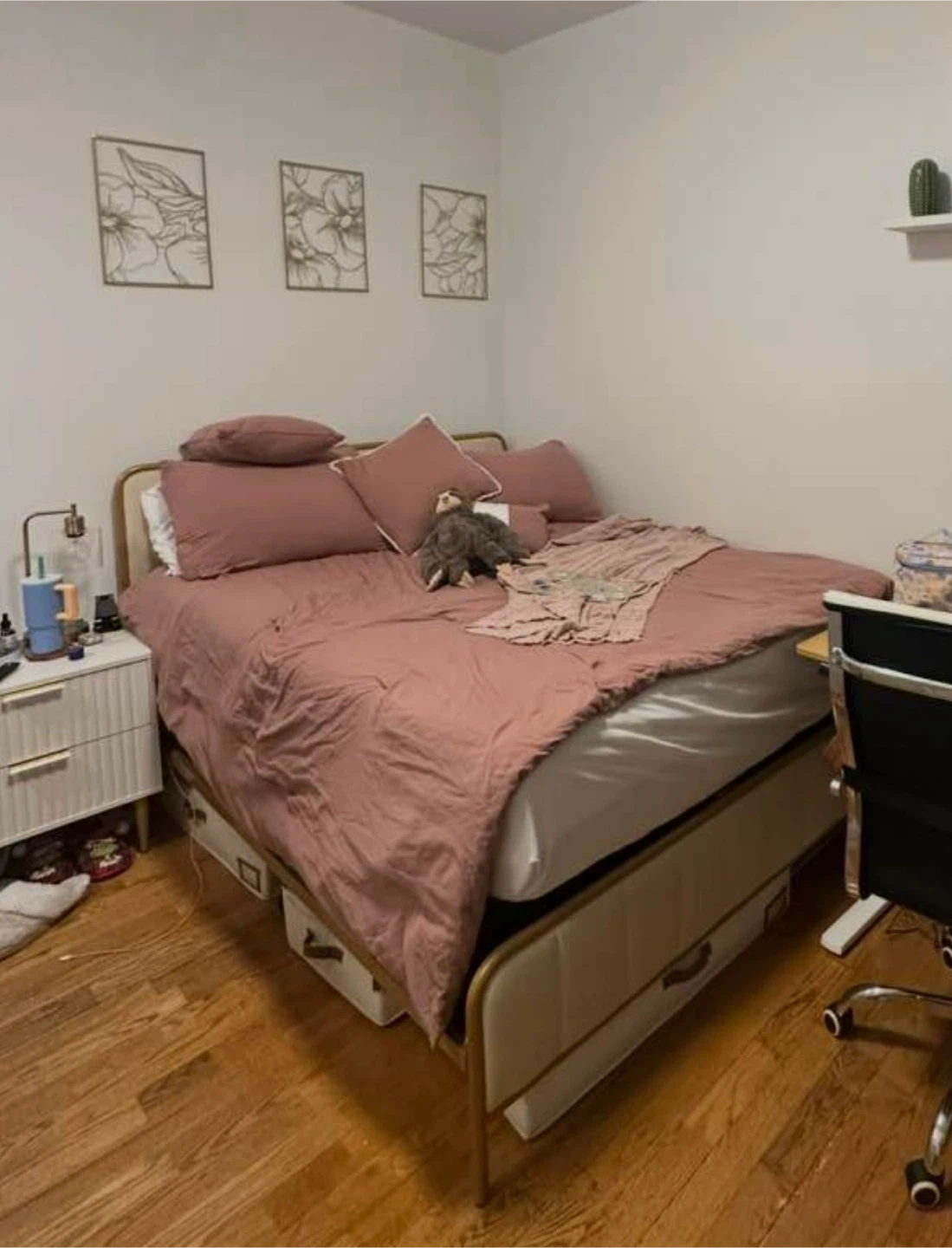 Beige Headboard Queen Bed Frame - photo 3