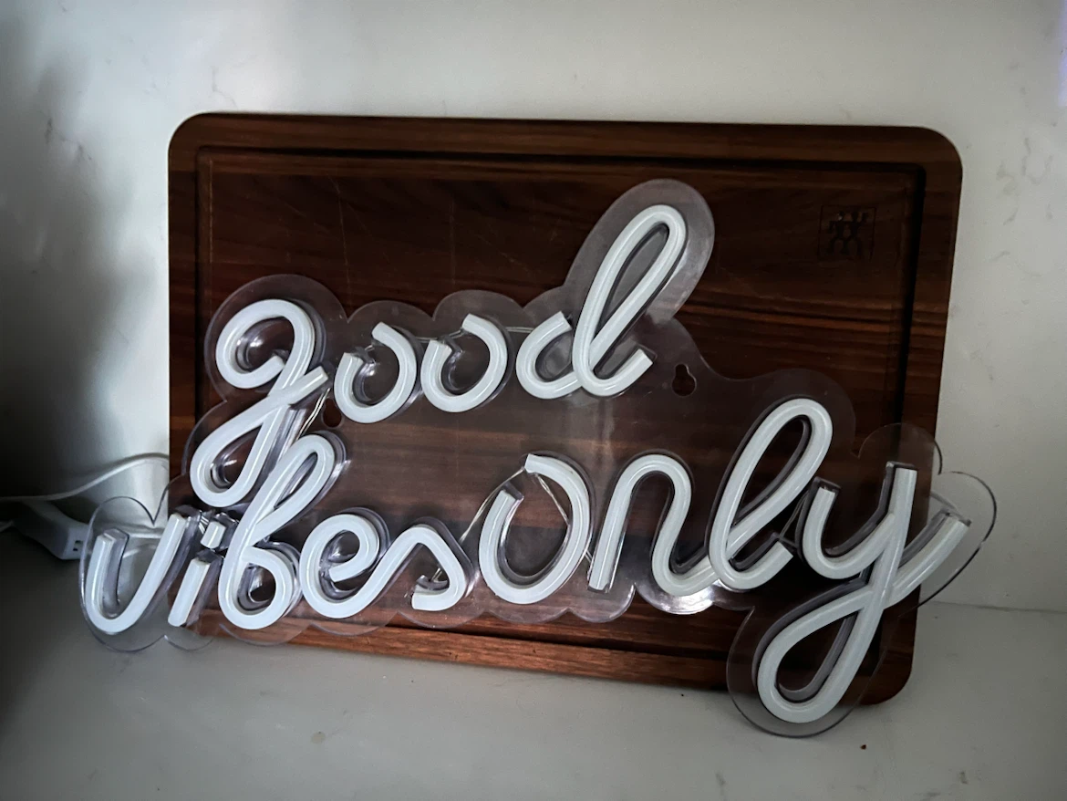 Good Vibes Only Neon Sign - photo 2