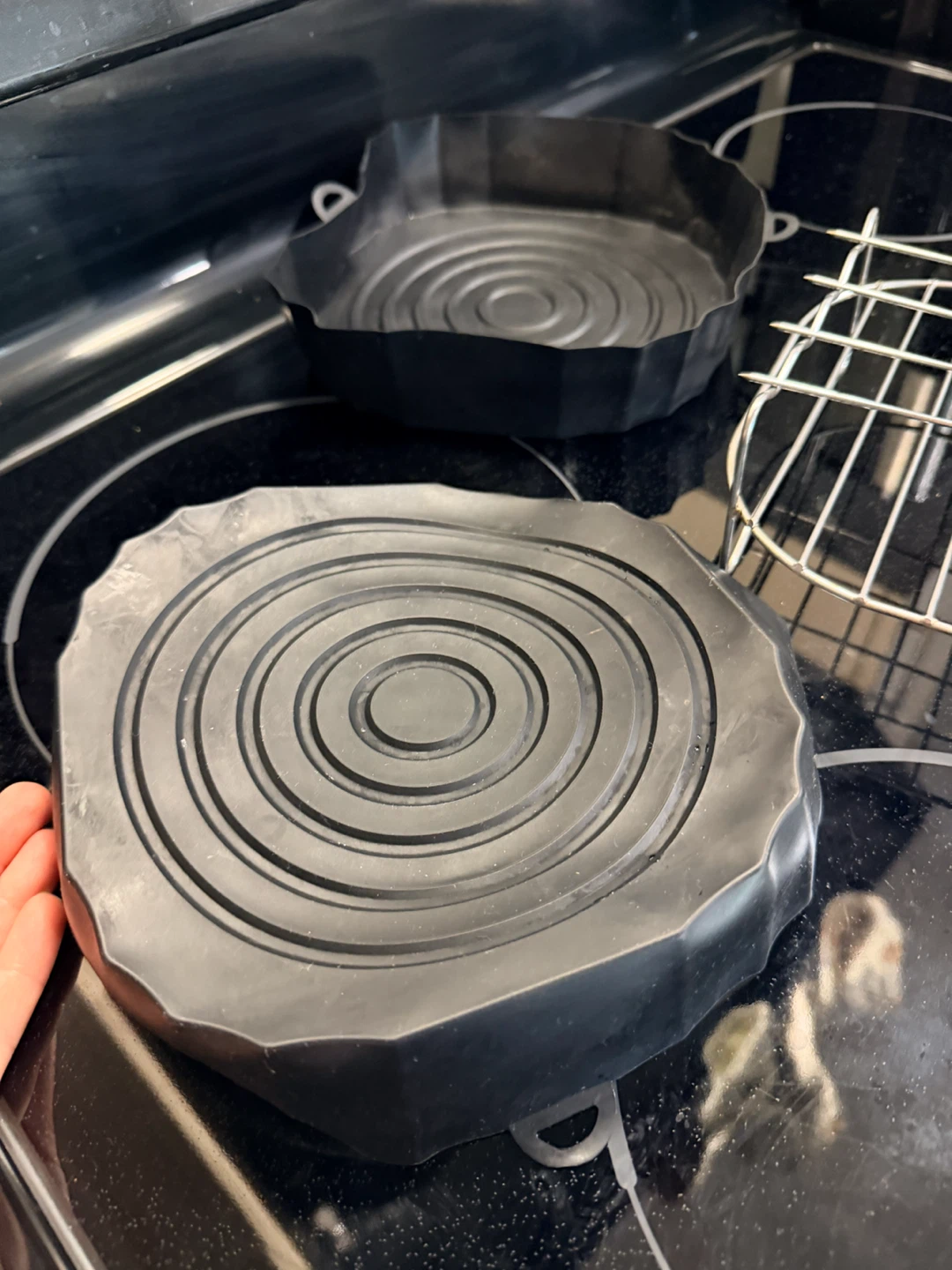 2 Reusable Silicone Air Fryer Liners + Rack - photo 4