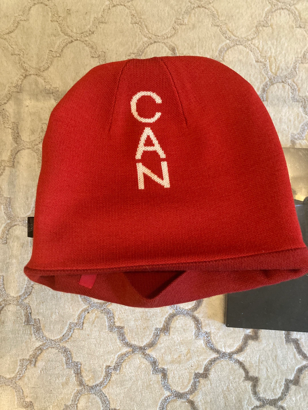 Lululemon Canada red Reversible Beanie L/XL - photo 4