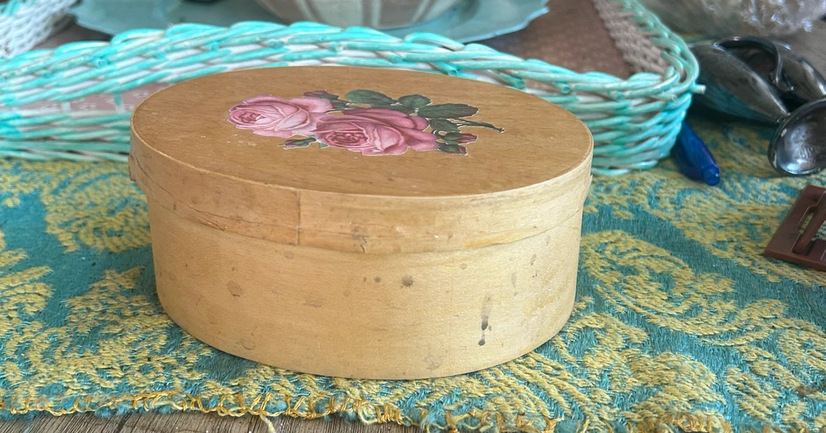 Vintage Rose Decorative Round Wooden Box