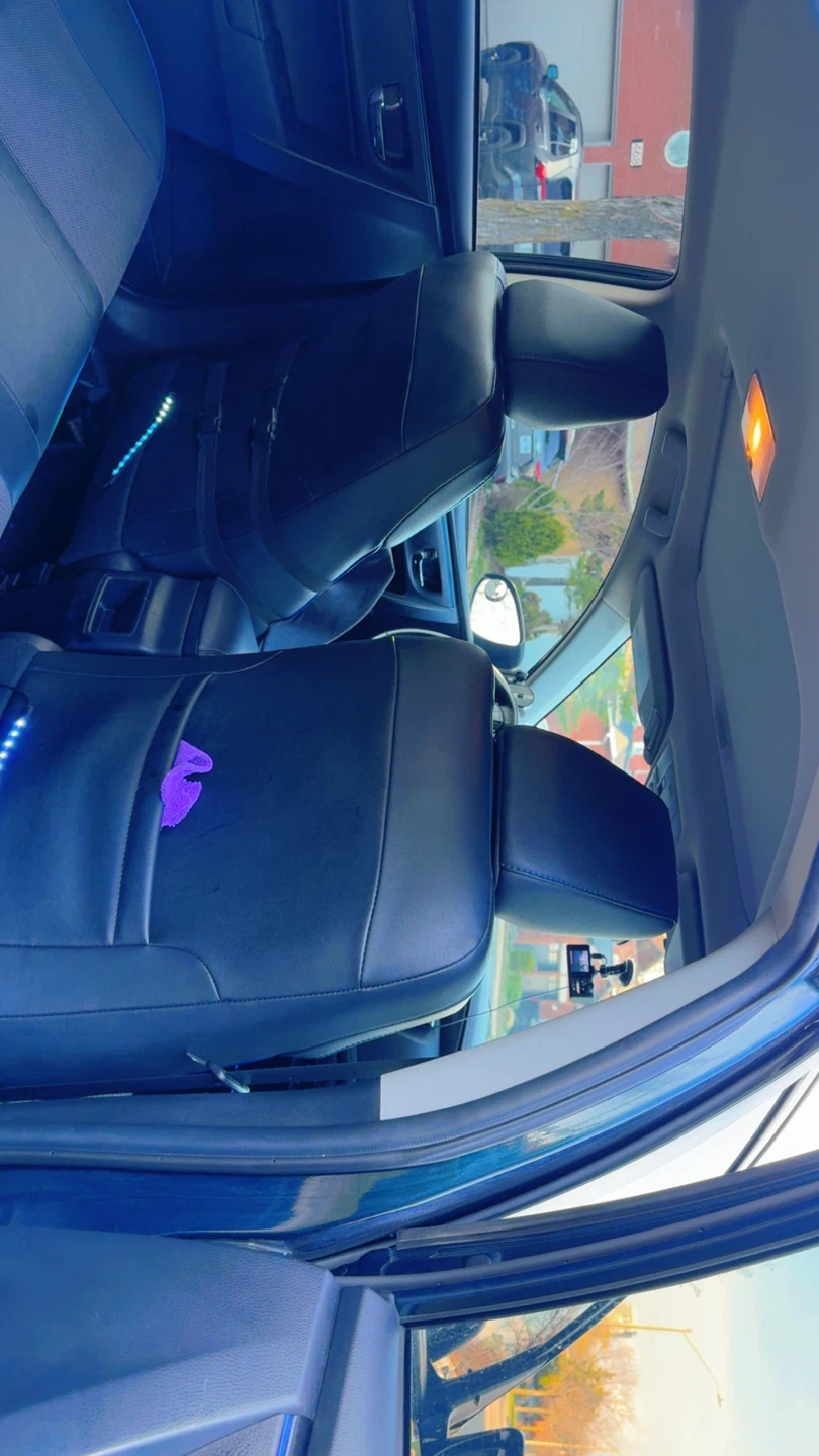 Blue Toyota Corolla - photo 2