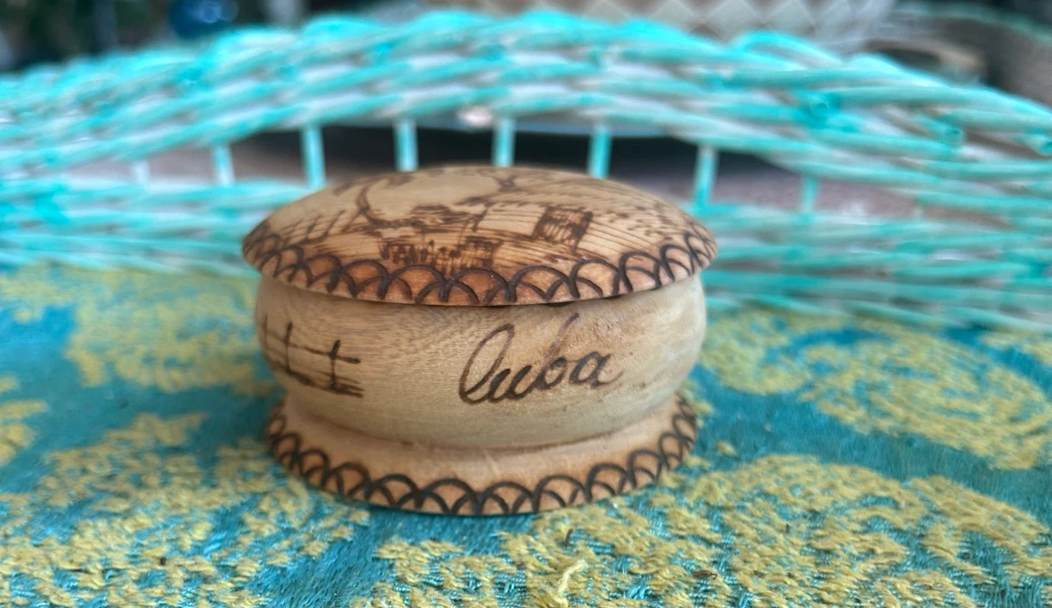 Carved Wooden Trinket Box - Cuba Design
