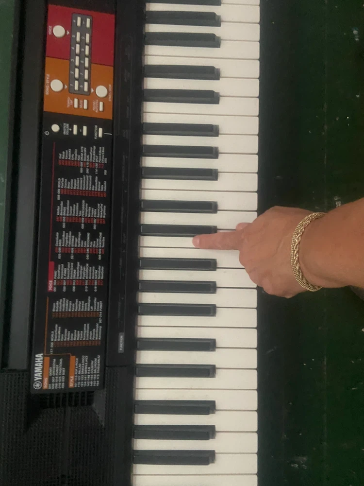 Yamaha PSR-F51 Portable Keyboard
