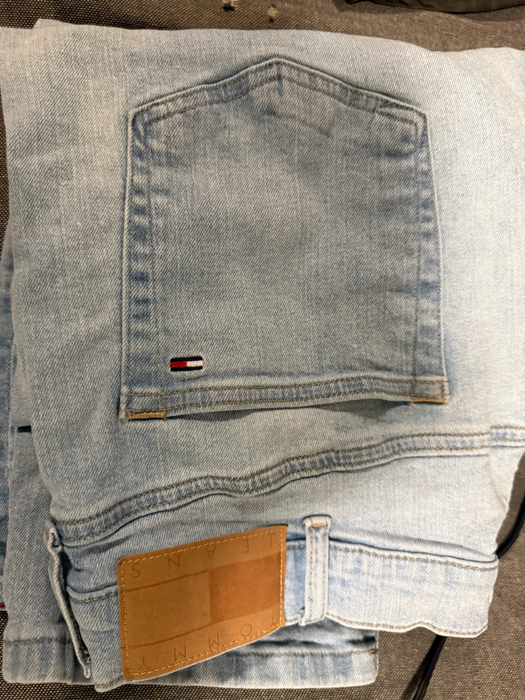 Tommy Jeans Straight Fit Light Wash Jeans