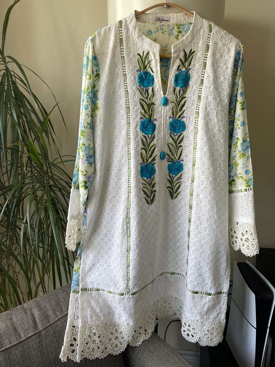 Pure cotton Embroidered Kurti with Pants and Dupatta - photo 5