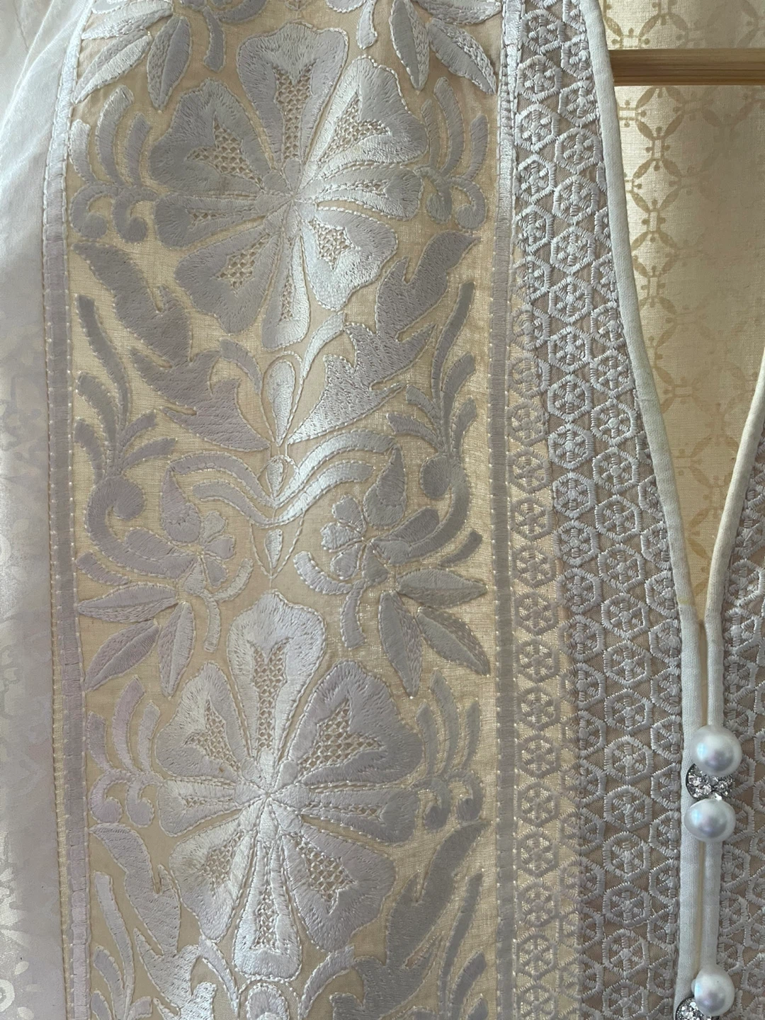 Pure cotton Embroidered Kurti with Pants and Dupatta - photo 2