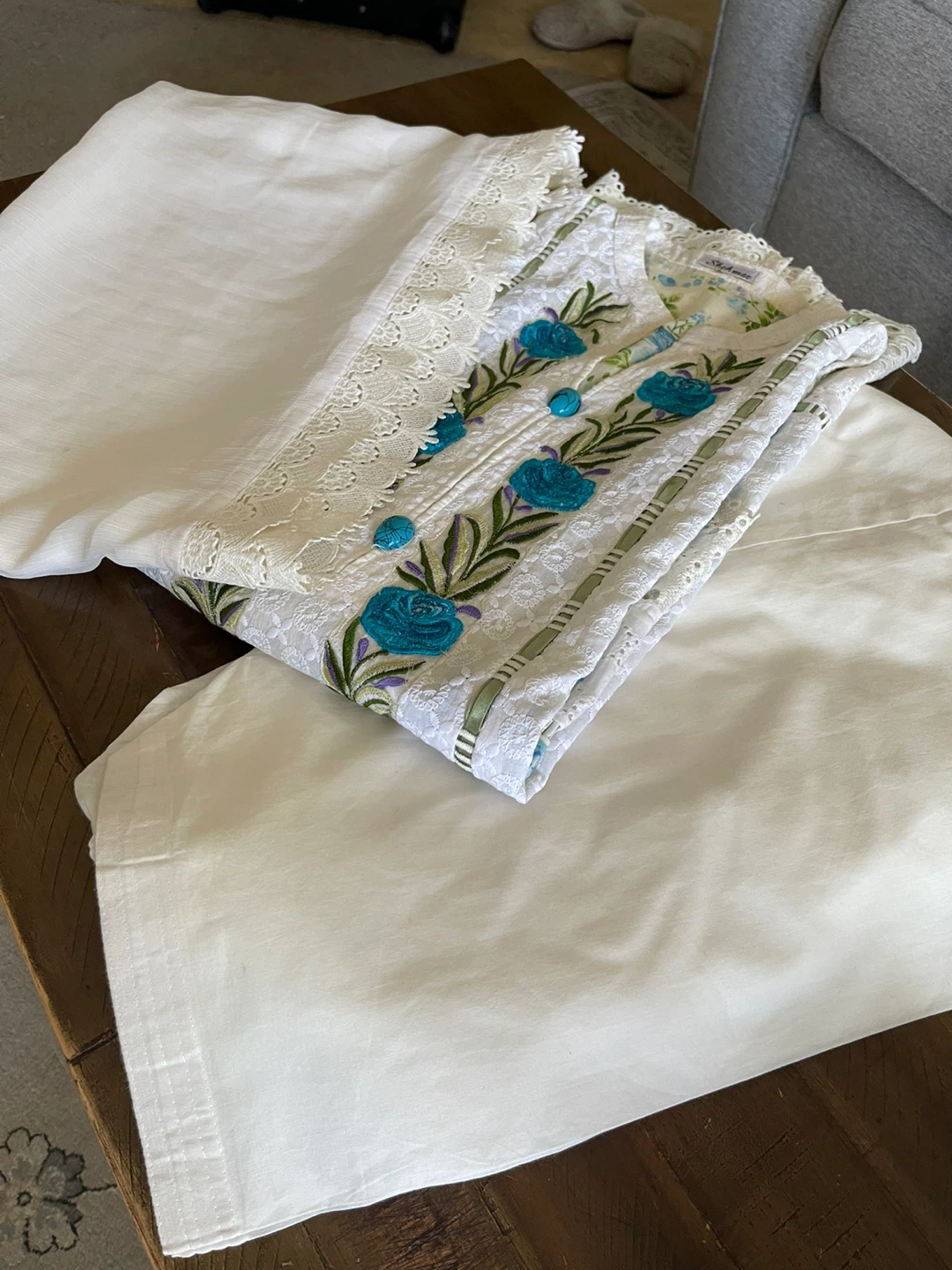 Pure cotton Embroidered Kurti with Pants and Dupatta - photo 3