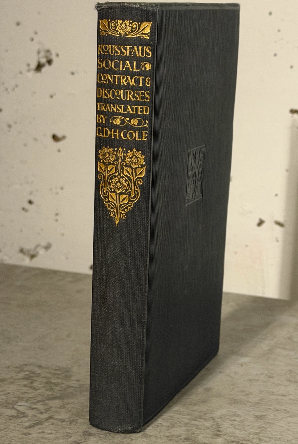 The Social Contract & Discourses by Jean-Jacques Rousseau