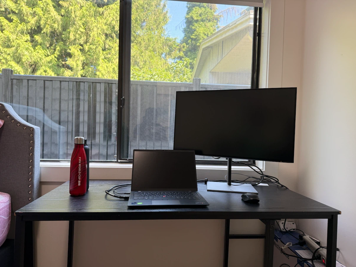 Moving out -Black Office Desk + Ergonomic Mesh Office Chair