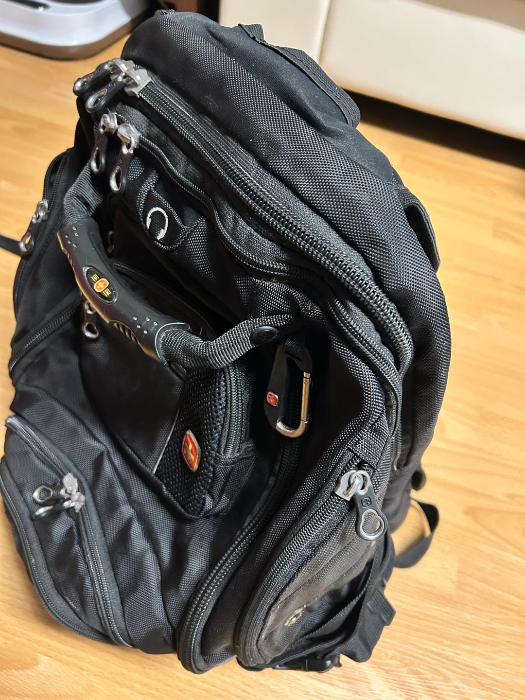 Swiss Gear Black Backpack - photo 3