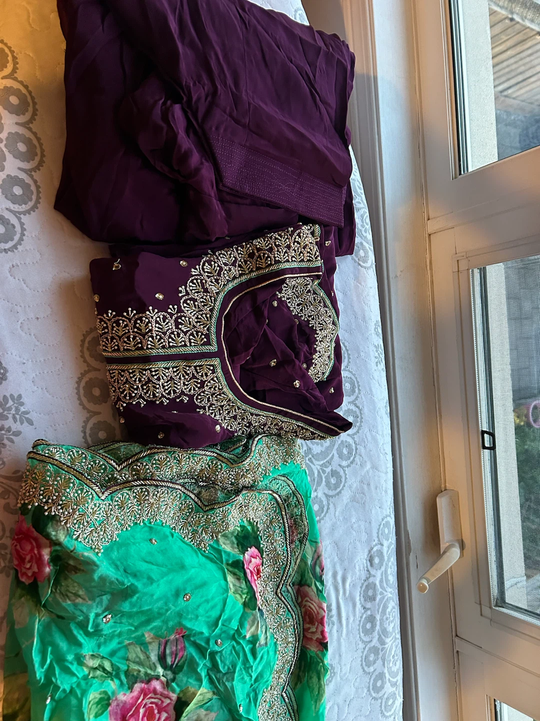 Embroidered Purple Salwar Kameez Suit with Green Dupatta - photo 3