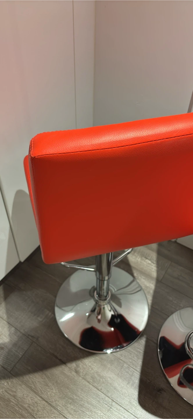 Adjustable bar stools - red chairs for 2 - photo 2