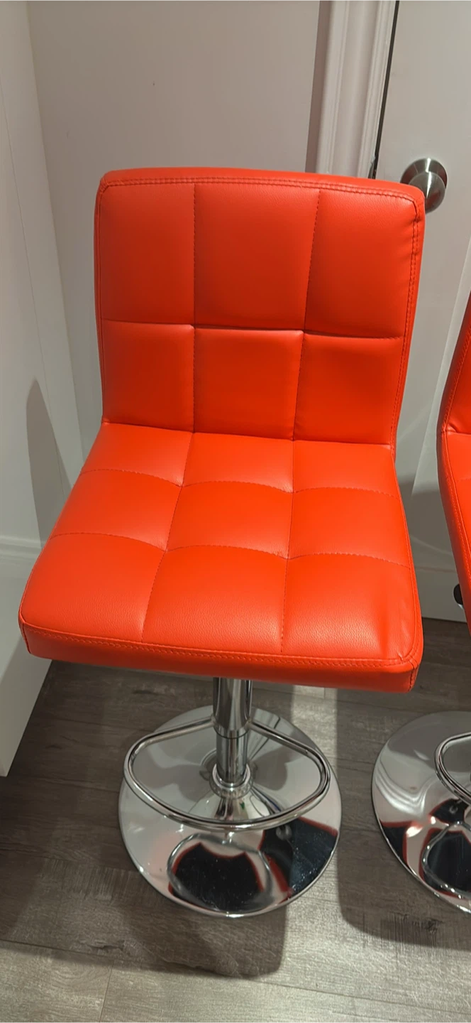 Adjustable bar stools - red chairs for 2 - photo 4