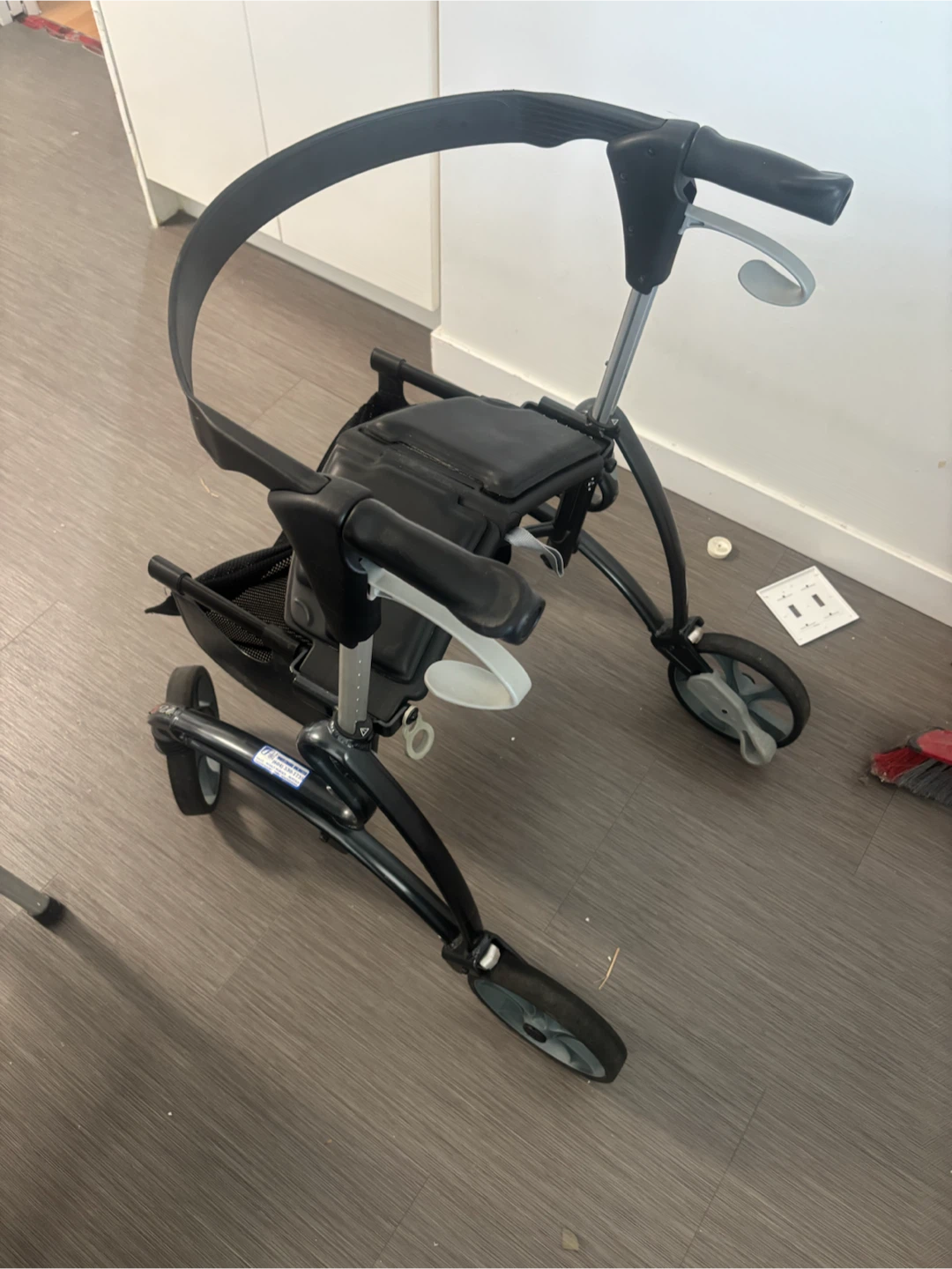 Mobility walker