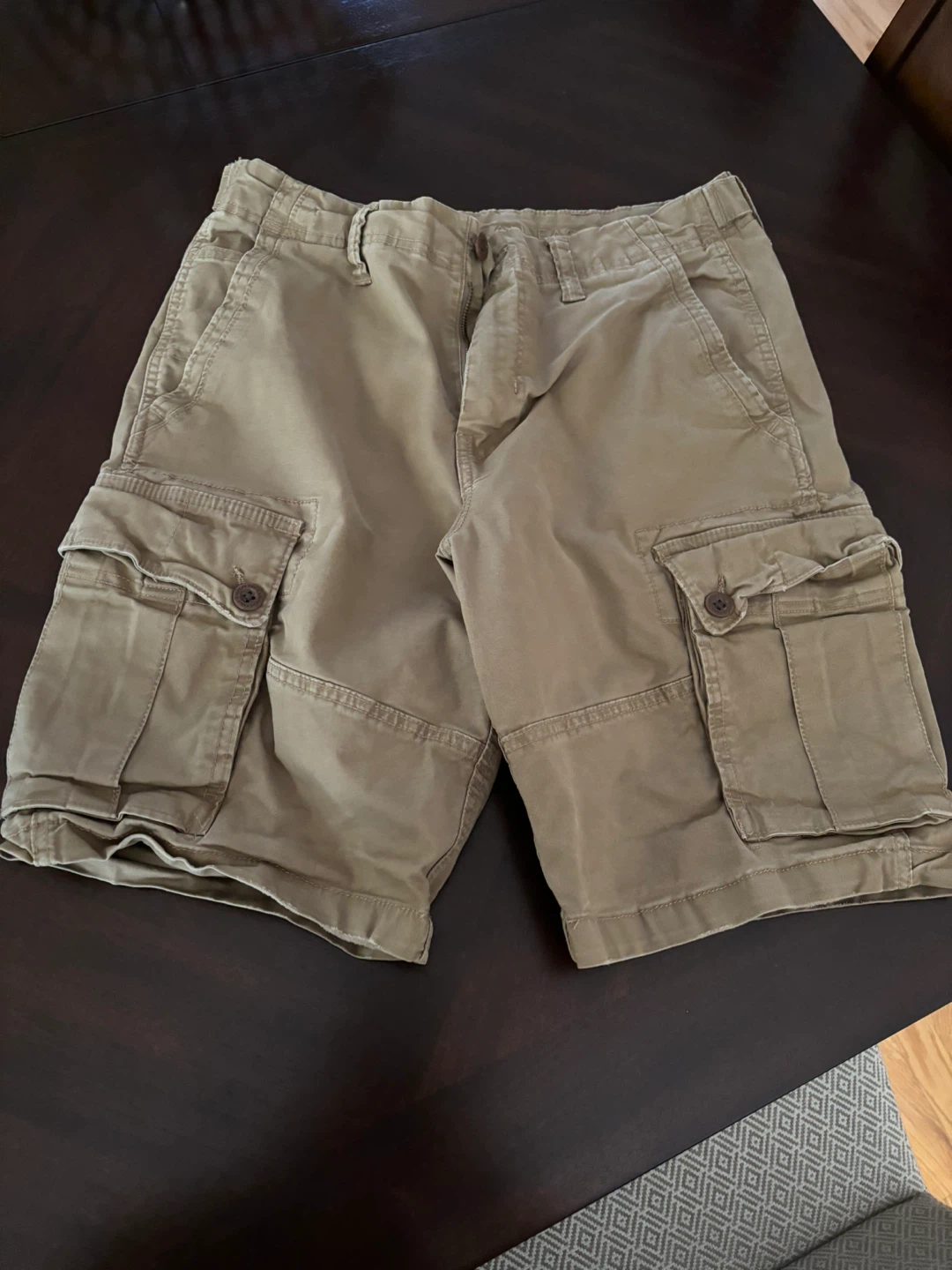 American Eagle Cargo Shorts Size 32 toasted almond