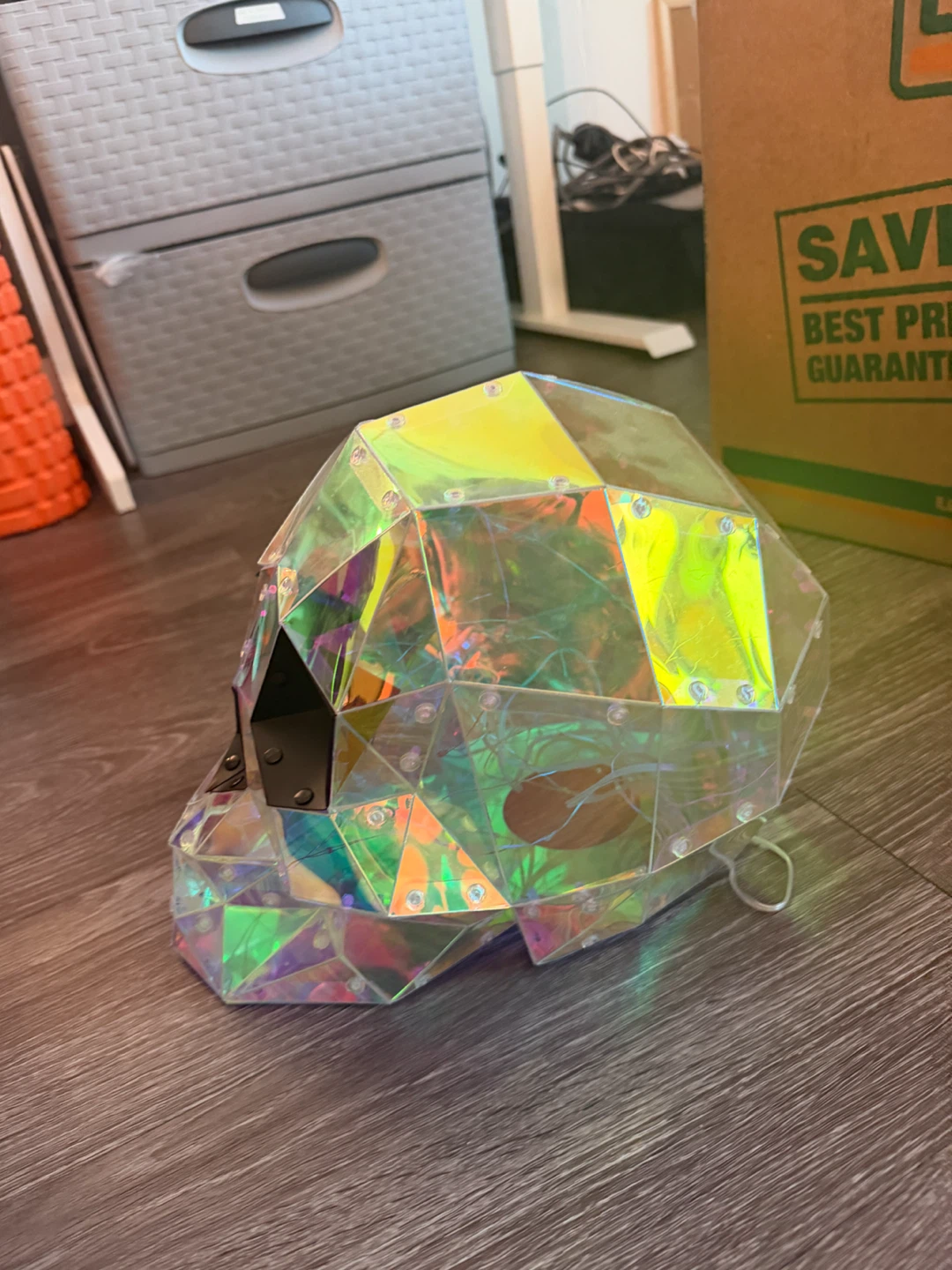 Light-Up Skull Decoration - photo 2