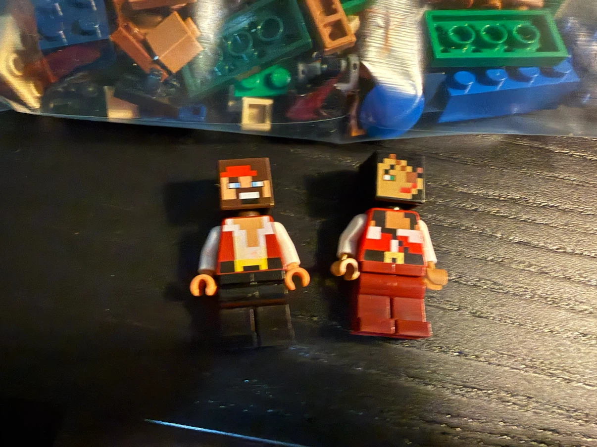 Pair of LEGO Minecraft Sets - #21259 and #21251 - photo 2