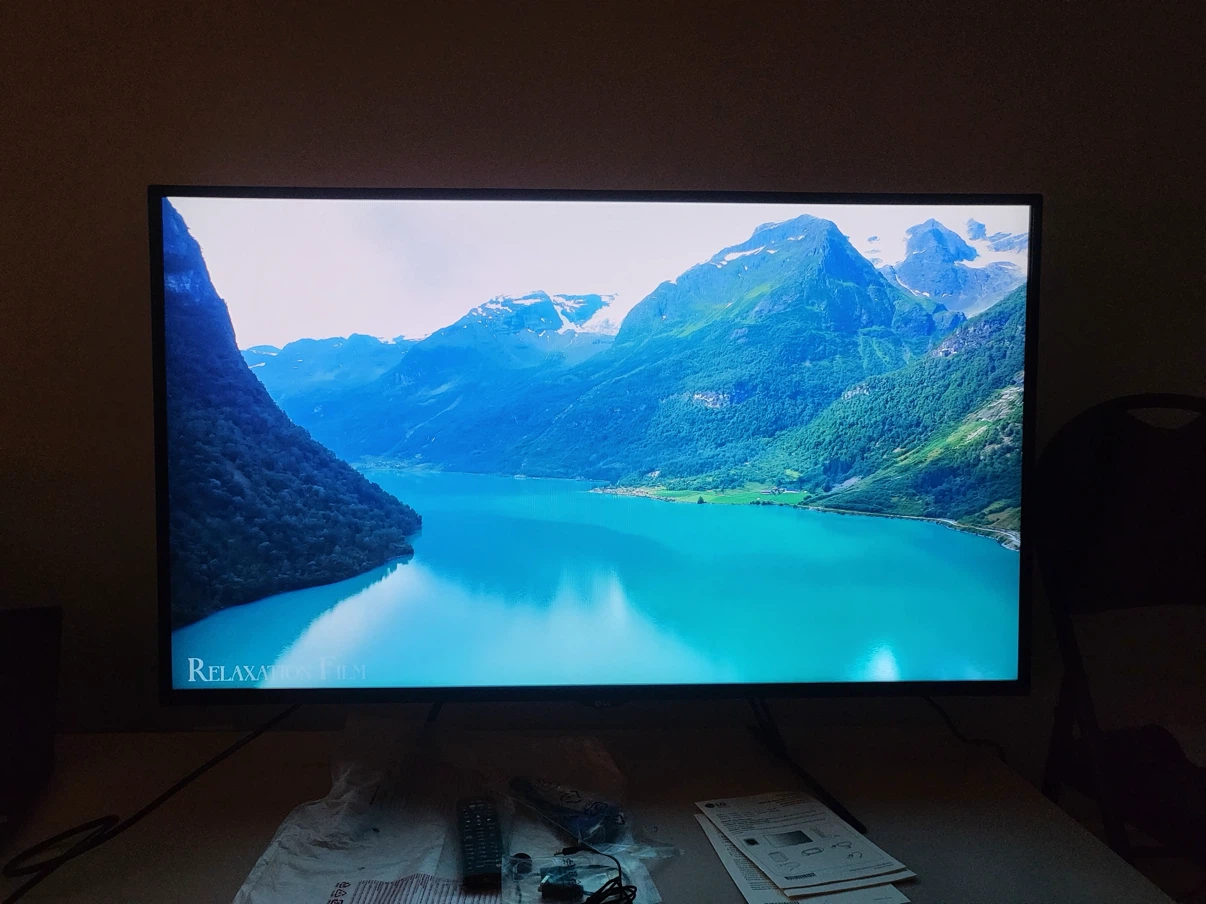LG 49" Digital Signage Display - photo 2