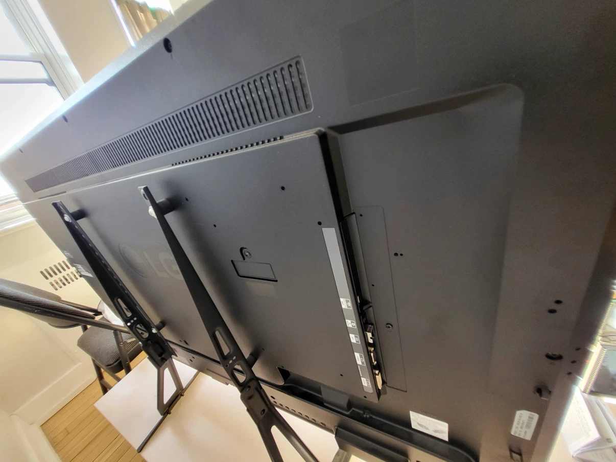 LG 49" Digital Signage Display - photo 4