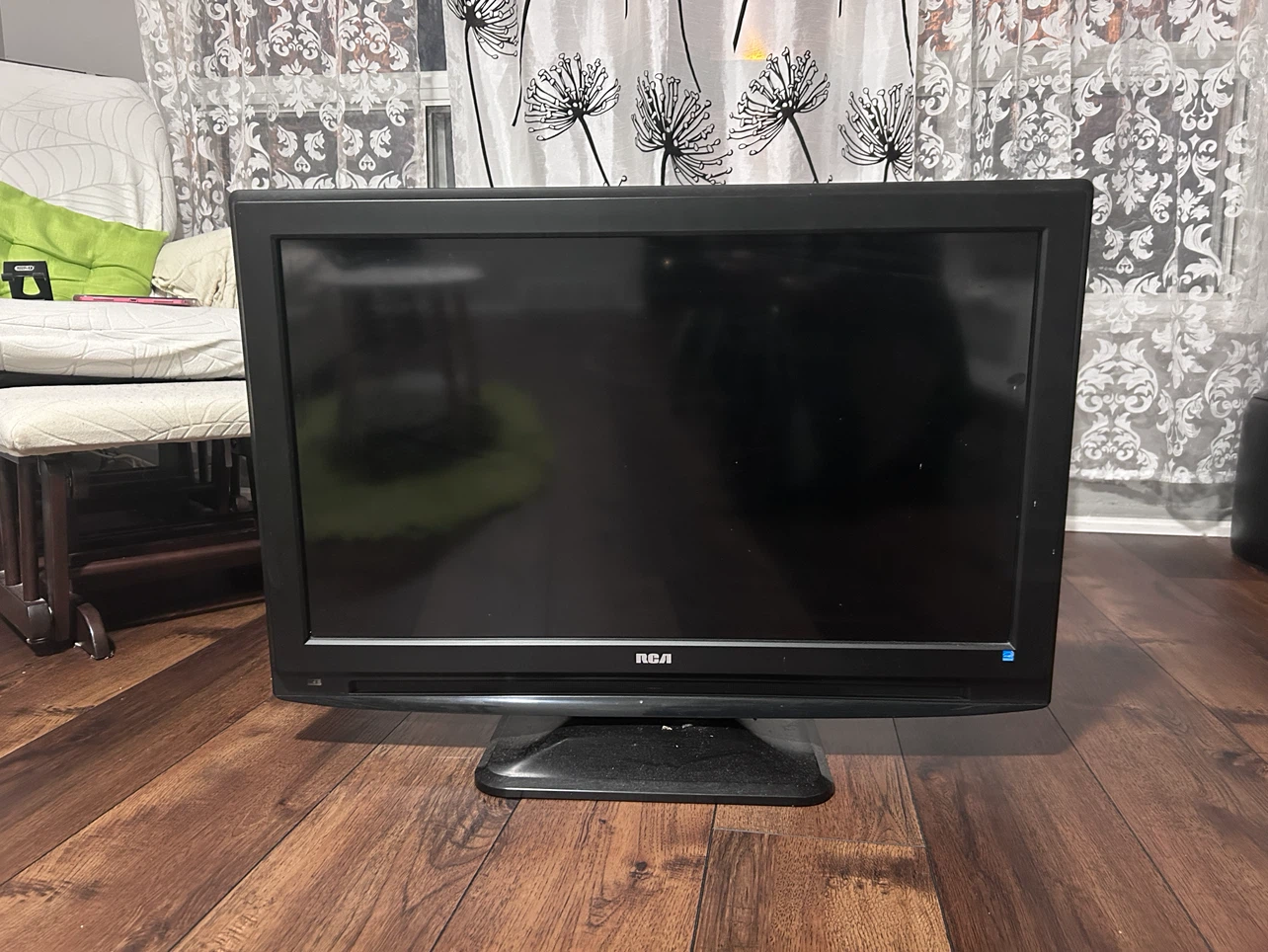RCA 32 inch TV