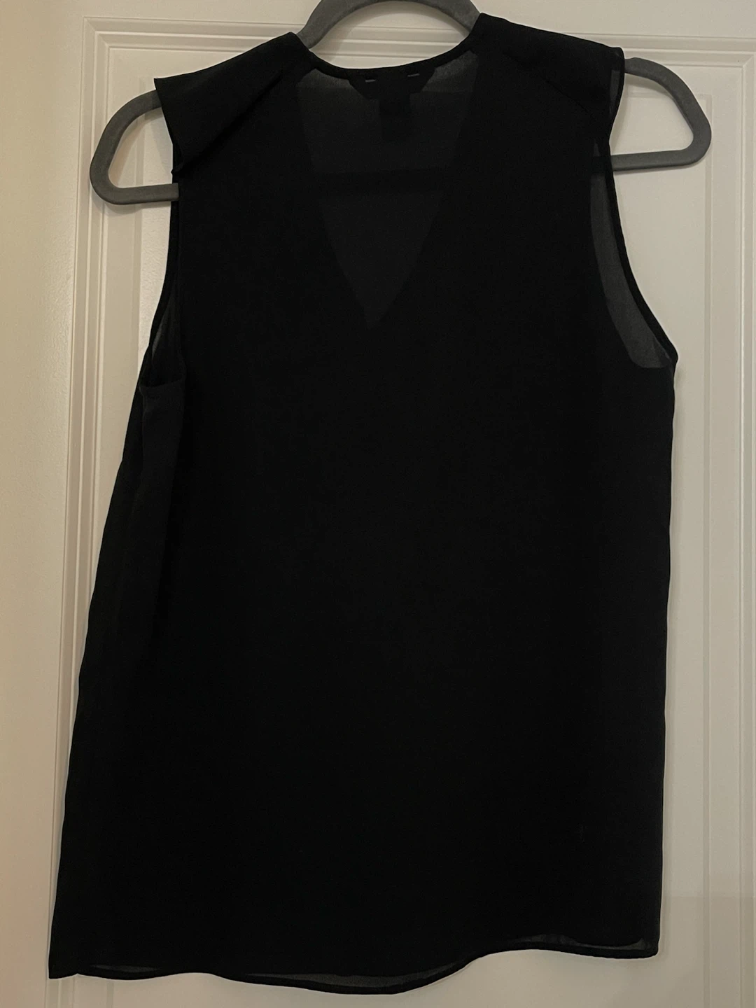 *Black chiffon sleeveless top size 6 $5* - photo 2