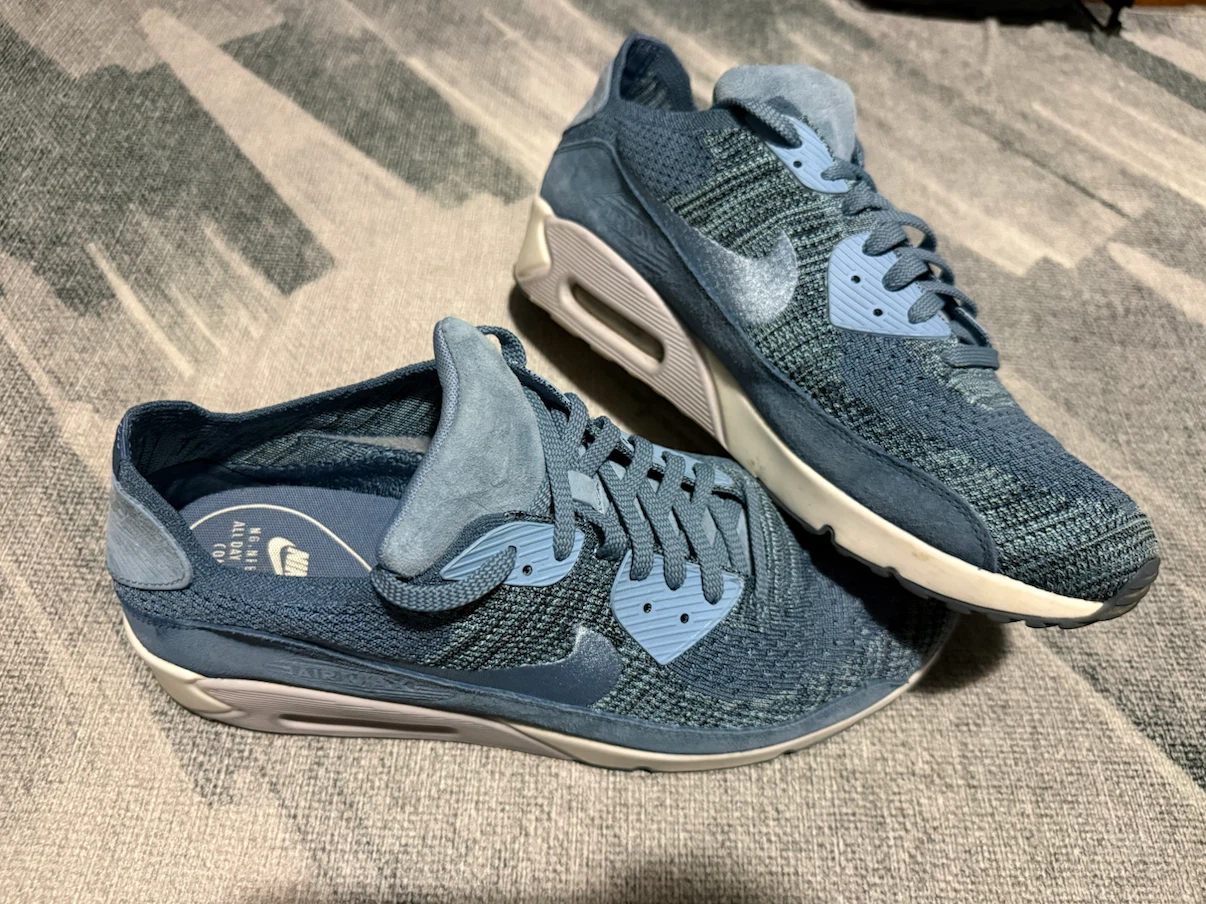 Men’s Nike FlyKnit AirMax Sneakers - Size 13