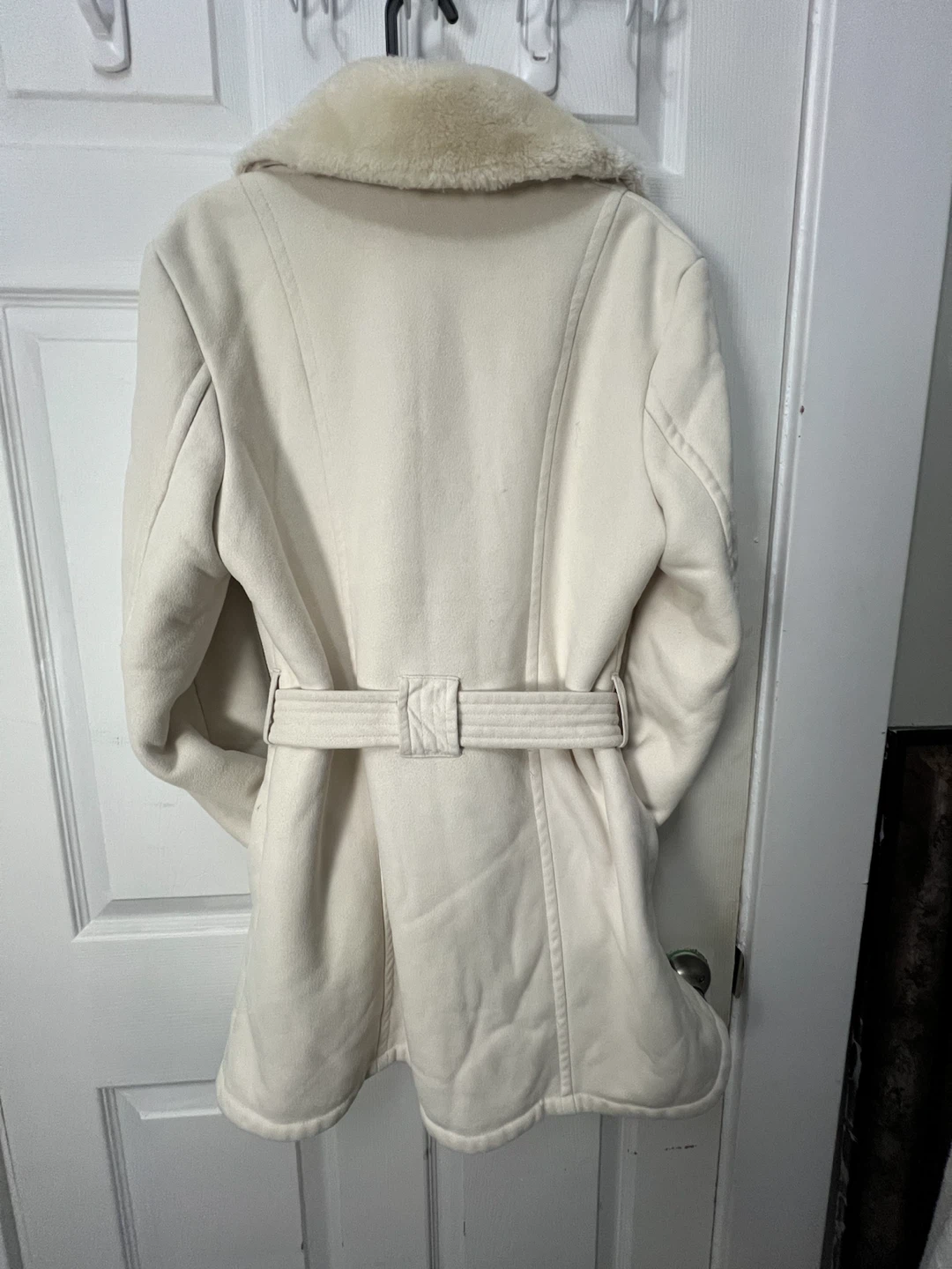 STUDIO by Liz Claiborne Cream Faux Fur Collar Coat