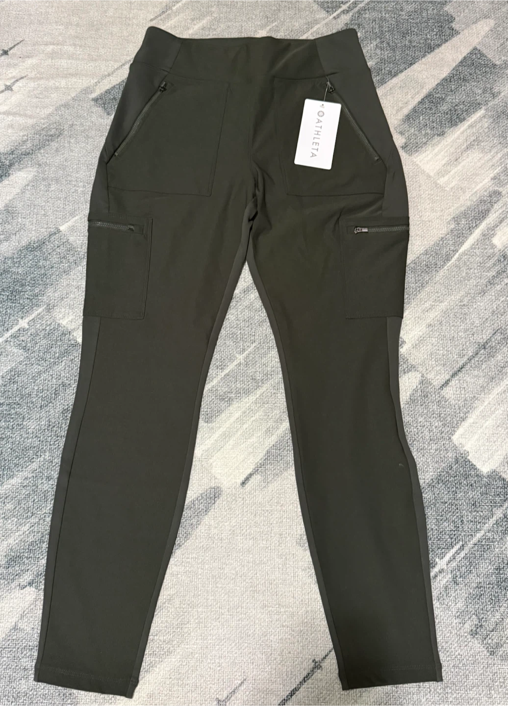 Ladies Athleta Headlands Hybrid Cargo Tight - Size 10 - BNWT