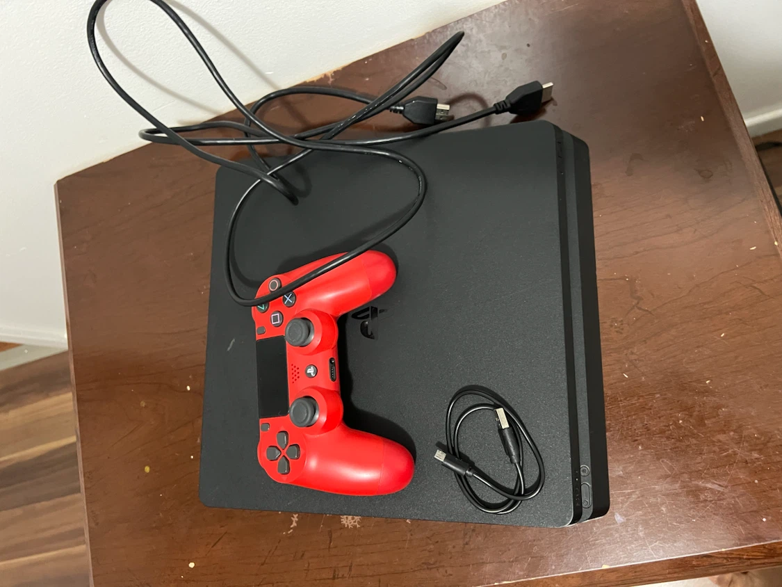 PS 4 slim - photo 3