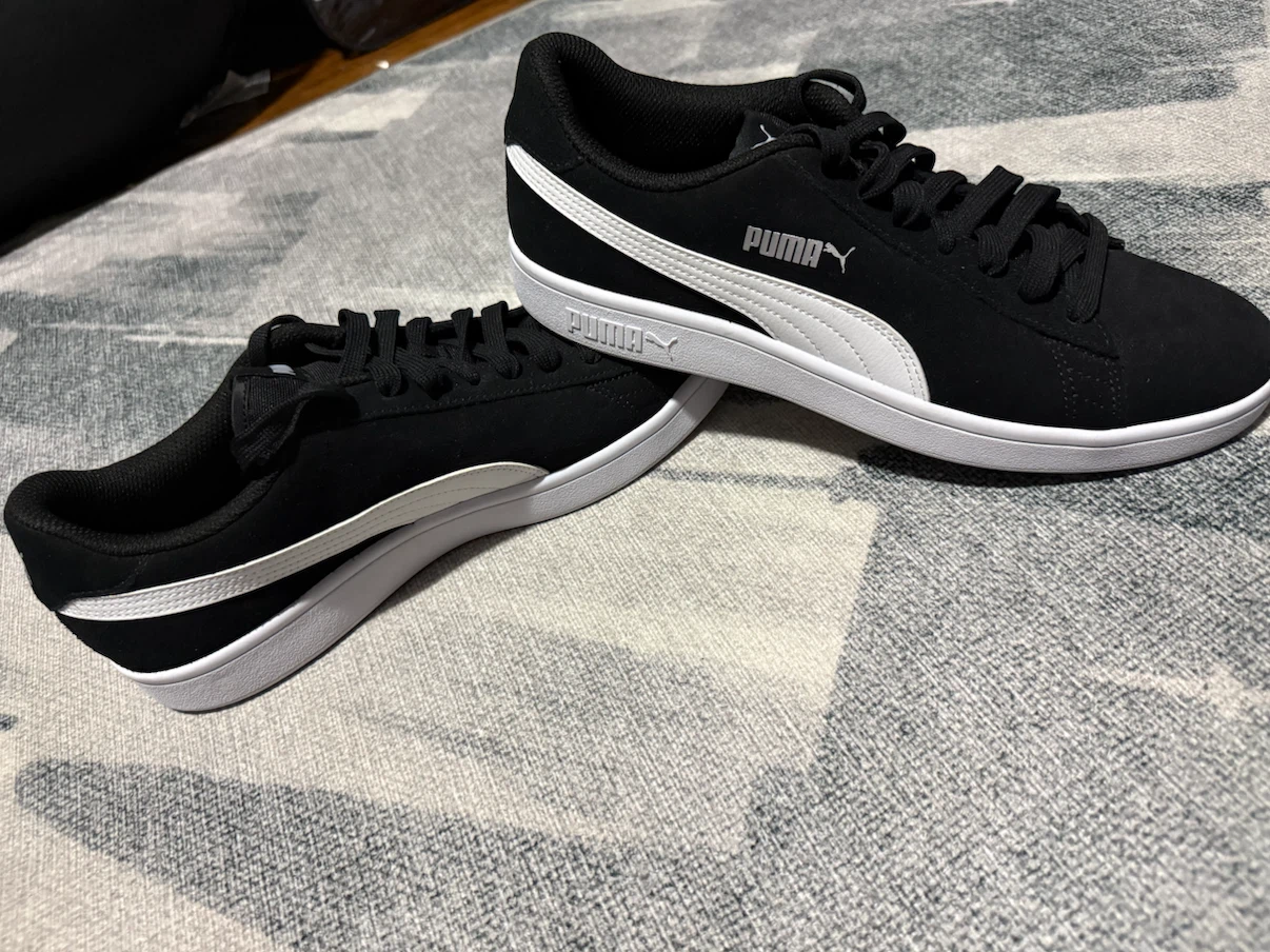 Men’s Puma Sneakers - Size 10 - Like New