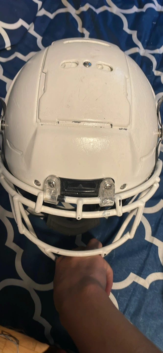 Schutt F7 Football Helmet Size Medium *PRICE NEGOTIABLE* - photo 3