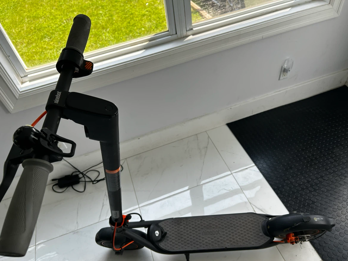 Ninebot F40 (read description)