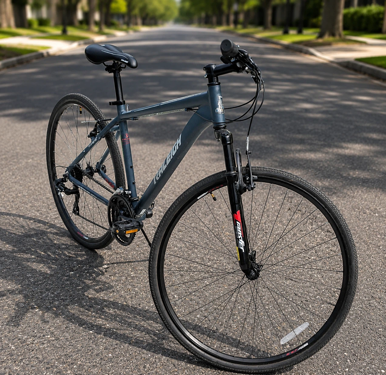 RALEIGH TRANSFER HYBRID BIKE C$399 OBO - photo 2