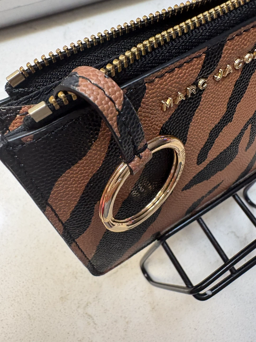 Marc Jacobs Top Zip Multi Card Wallet in Tiger Print - photo 4
