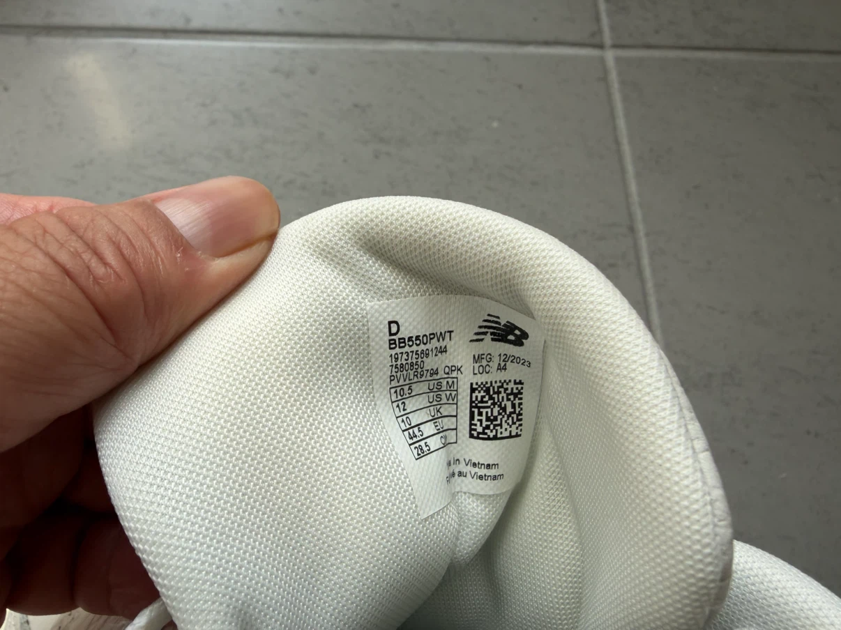 New Balance 550 White Leather Sneakers - photo 4