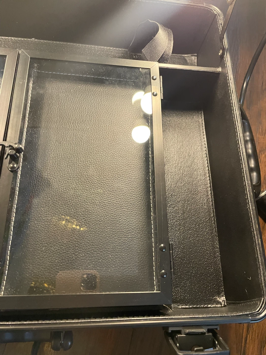 Rolling Makeup Case with Lights - photo 2