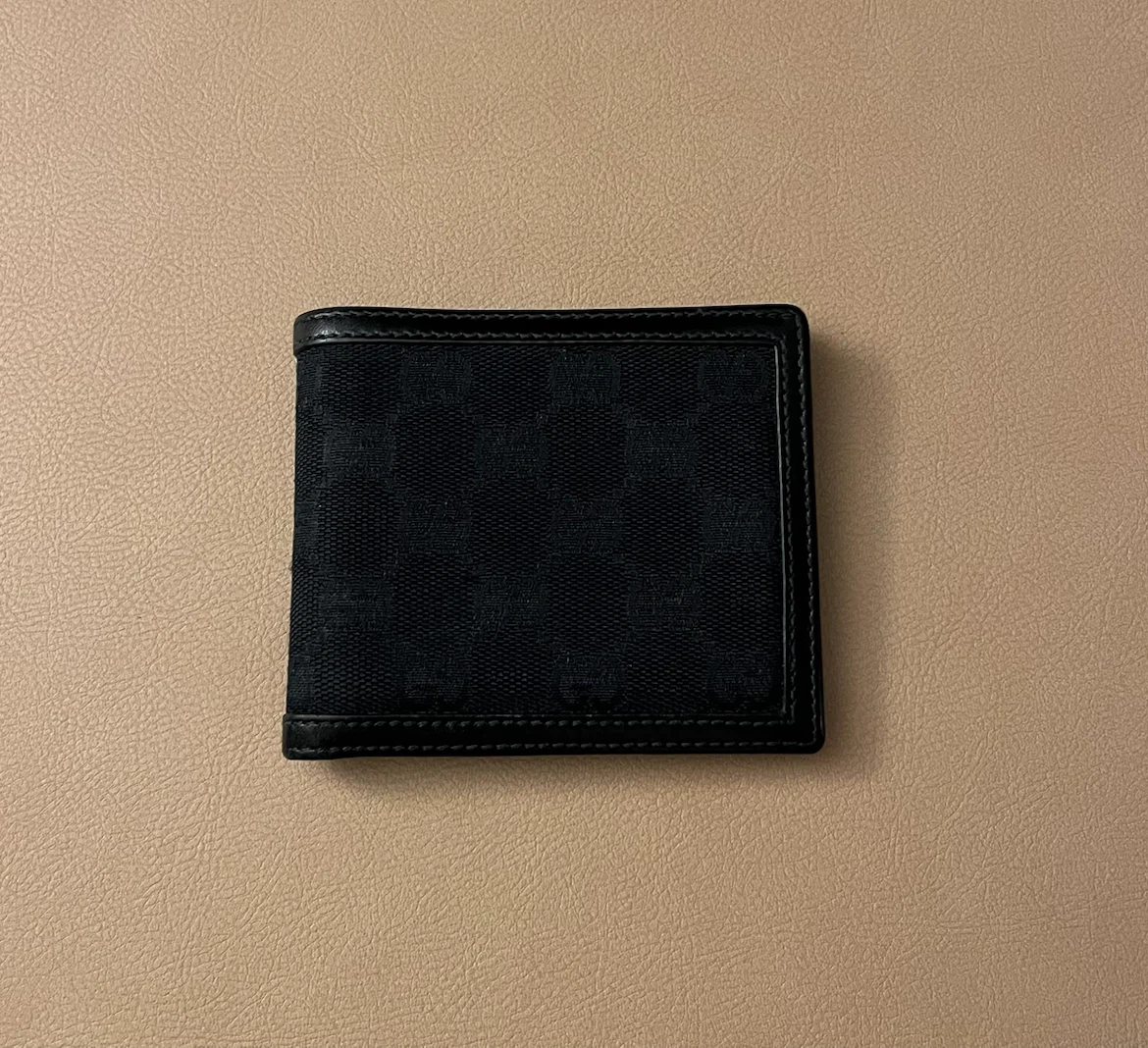Gucci Bi-fold Wallet - photo 2