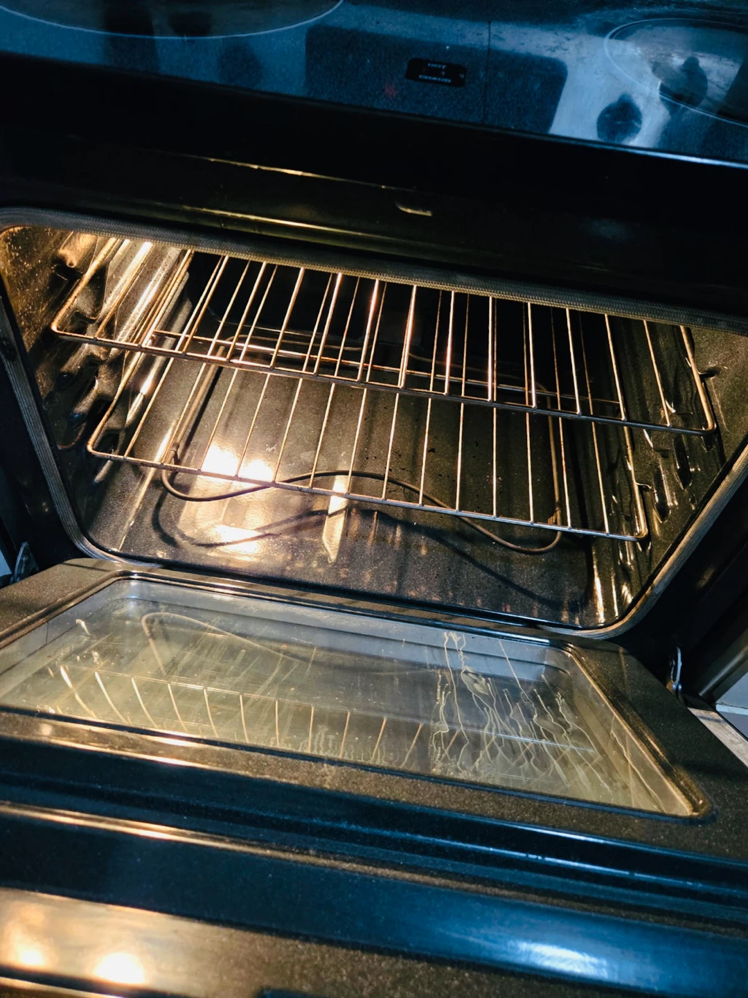 Whirlpool Electric Range with Oven - photo 2