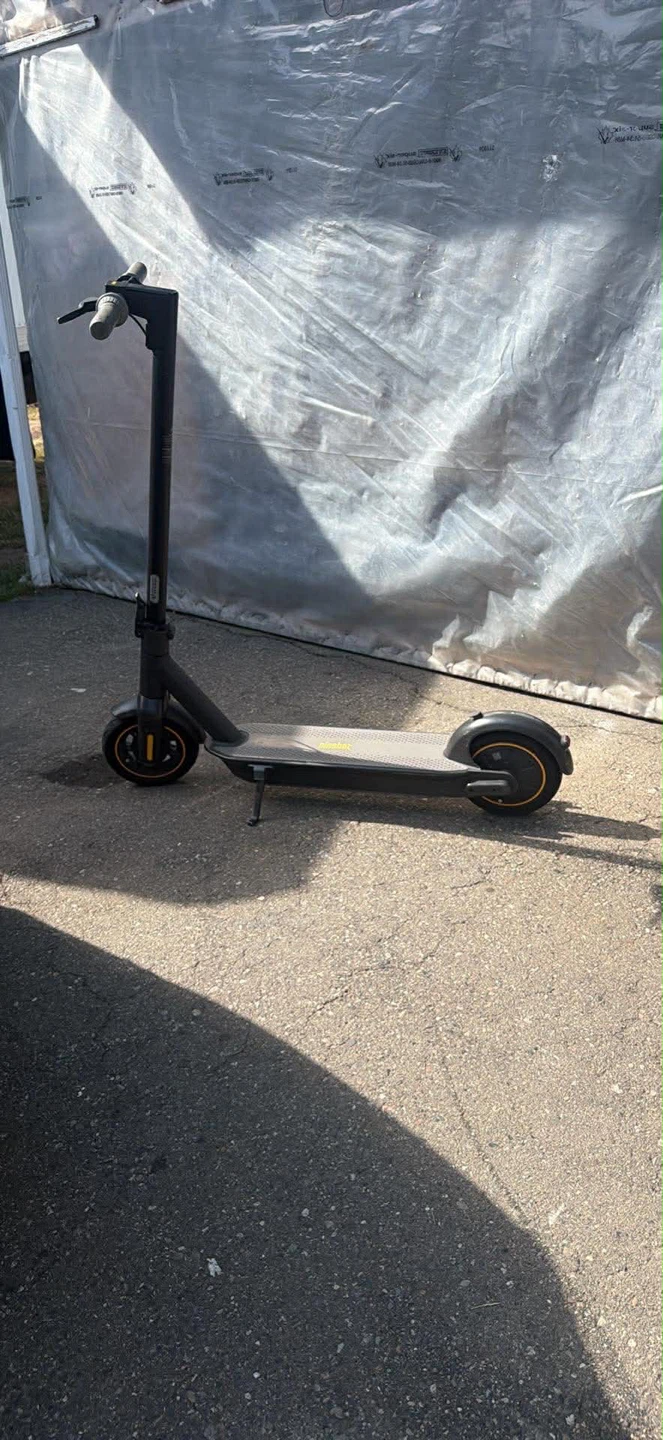 Ninebot g30 max in mint condition