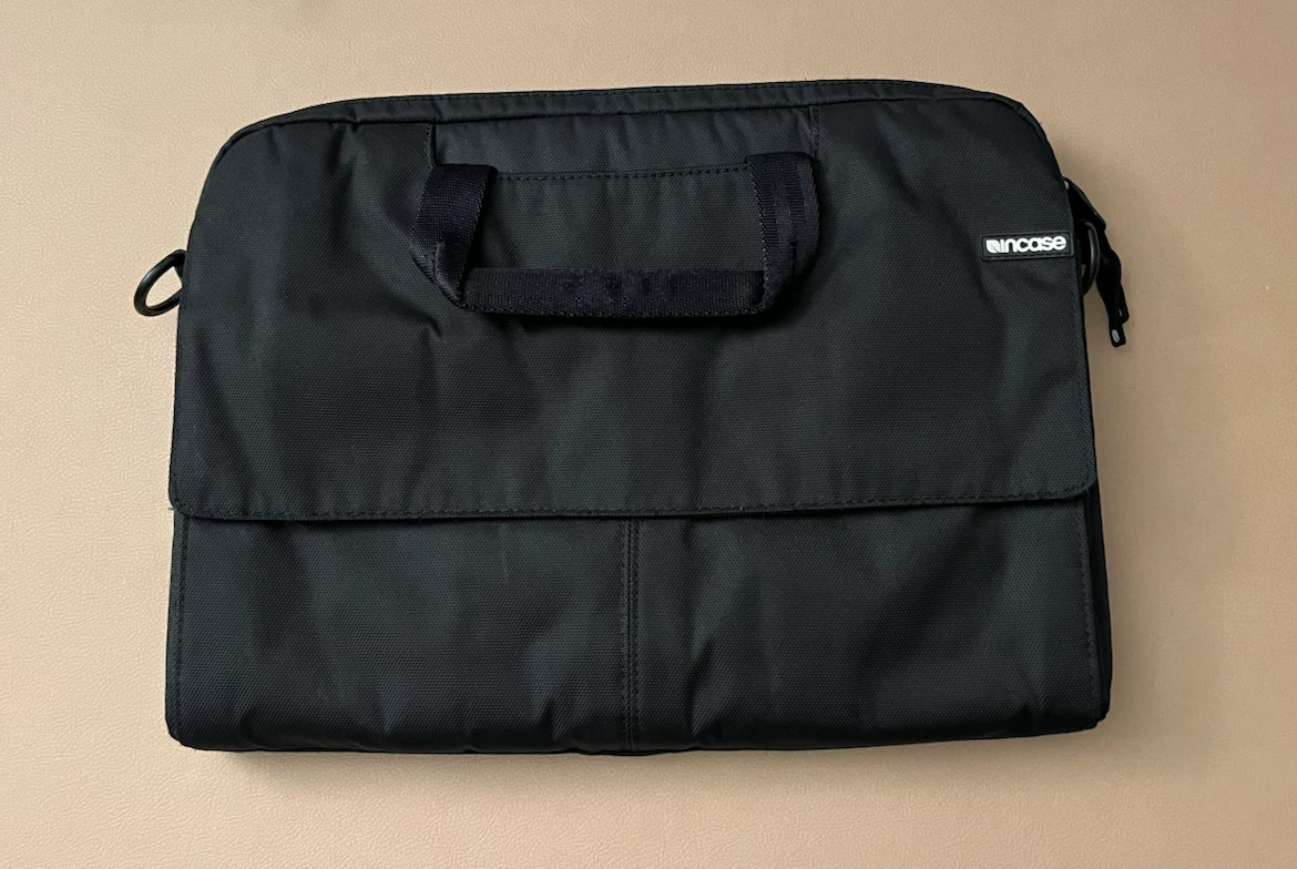 Incase Black Laptop Bag with Shoulder Strap