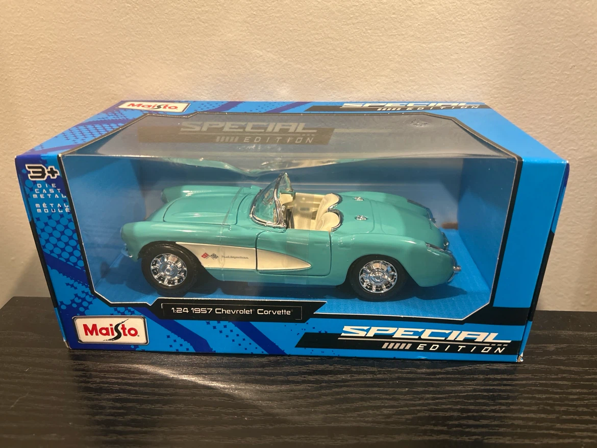 Maisto 1:24 1957 Chevrolet Corvette Special Edition