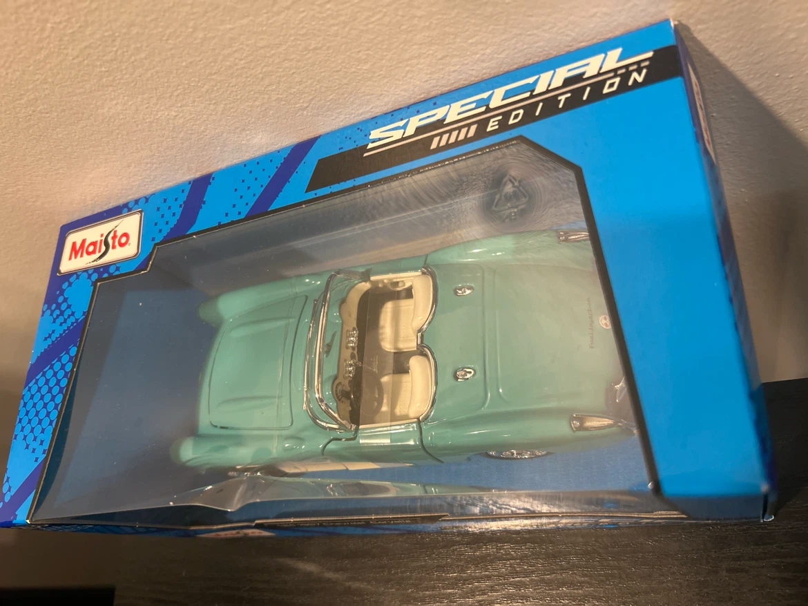 Maisto 1:24 1957 Chevrolet Corvette Special Edition - photo 5