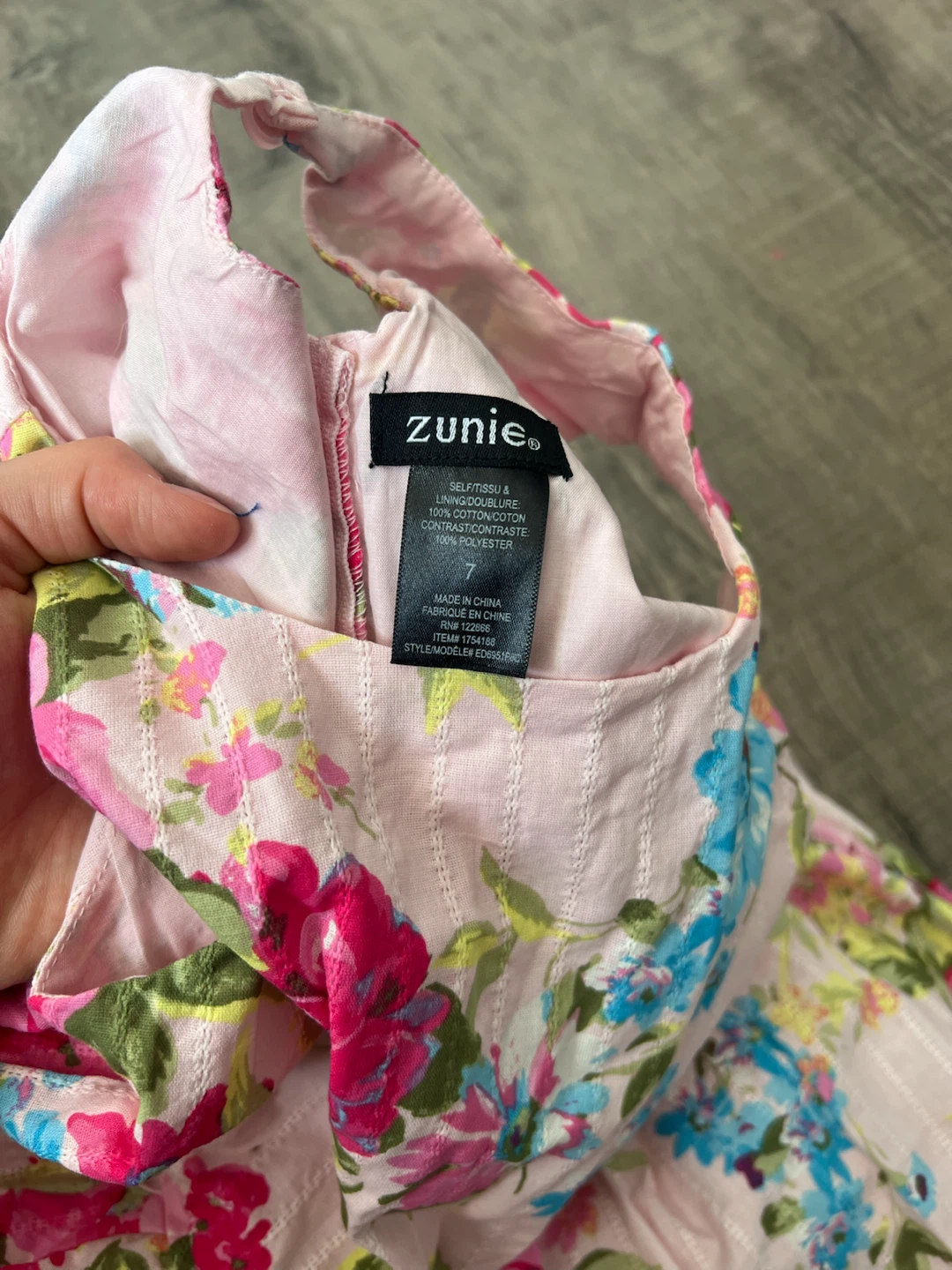 Zunie Floral Dresses - Size 6 and 7 - photo 3